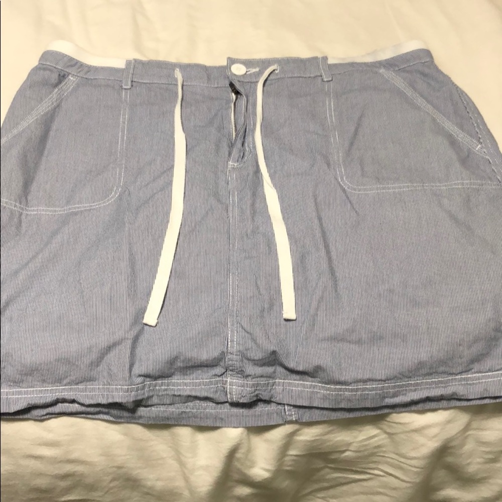 Blue and white thin stripped skirt